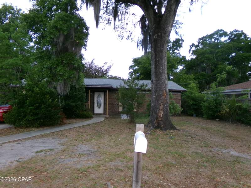 3 bedroom SingleFamilyResidence at 1707 Michigan Avenue, Bayview Add, Panama City — photo 2