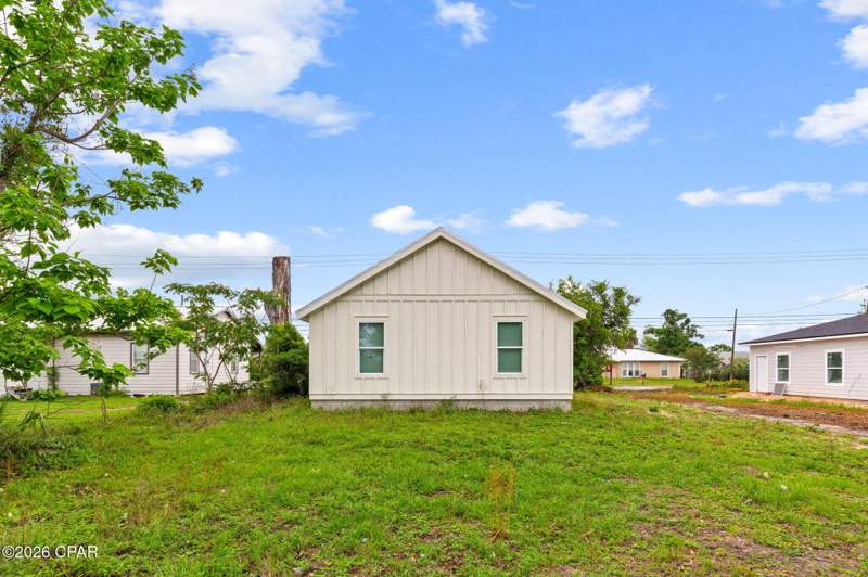3 bedroom SingleFamilyResidence at 223 N East Avenue, Holmes Add- Millville, Panama City — photo 5