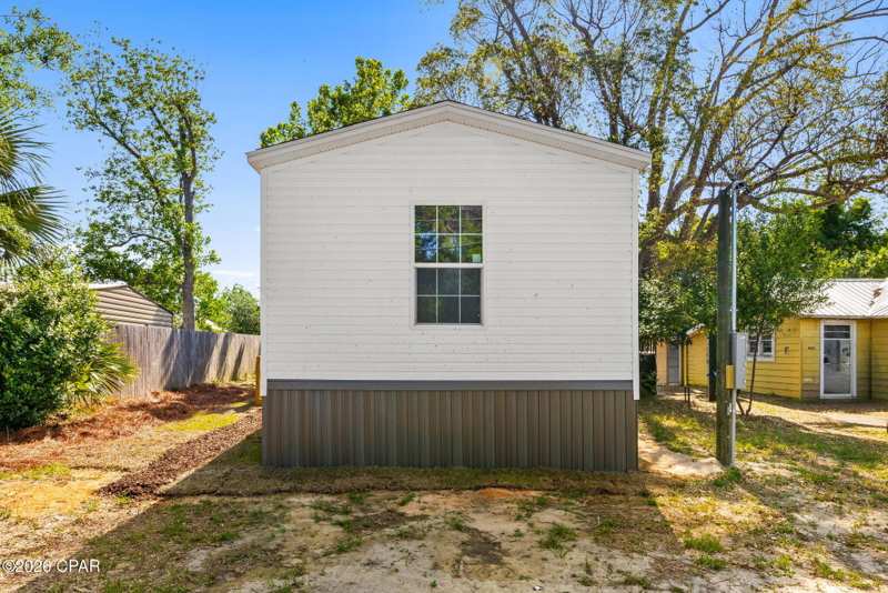 3 bedroom ManufacturedHome at 222 Springfield Avenue, Springfield, Panama City — photo 1