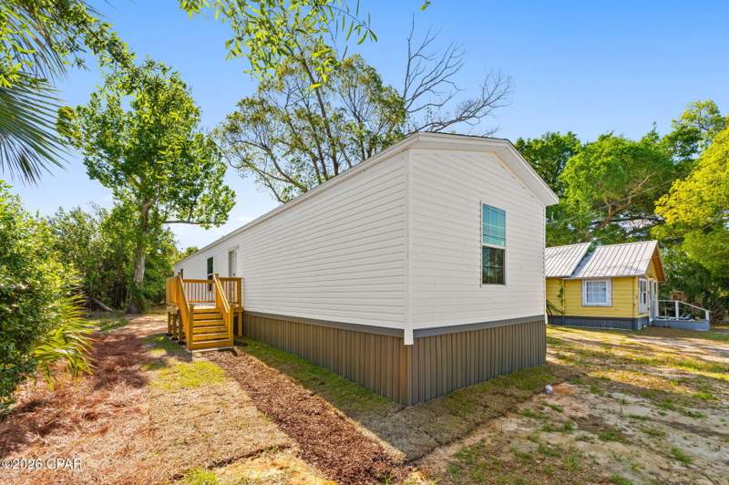 3 bedroom ManufacturedHome at 222 Springfield Avenue, Springfield, Panama City — photo 2