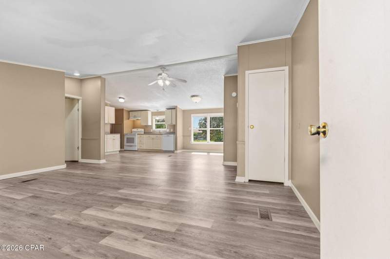 3 bedroom ManufacturedHome at 6013 Stockholm Lane, Sweetwater Village S Ph I, Panama City — photo 5