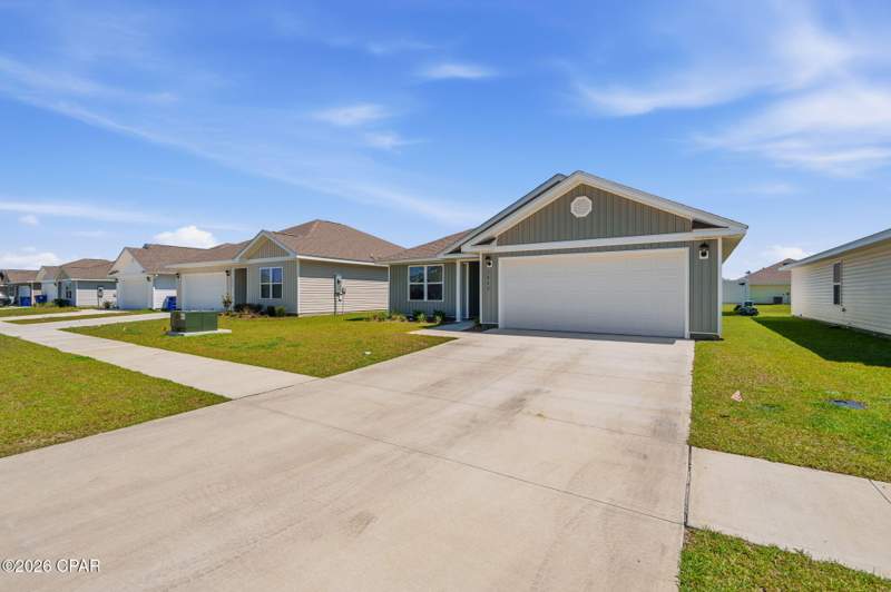 3 bedroom SingleFamilyResidence at 7066 George Day Lane, Liberty, Panama City — photo 2