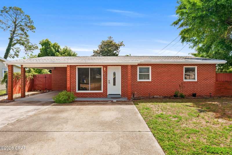 3 bedroom SingleFamilyResidence at 1900 Beck Avenue, Hentz 1st Add Unit-B Rep, Panama City — photo 1