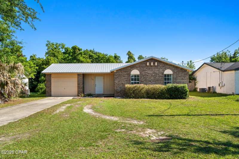 3 bedroom SingleFamilyResidence at 6625 Boat Race Road, Pine Woods Add., Panama City — photo 1