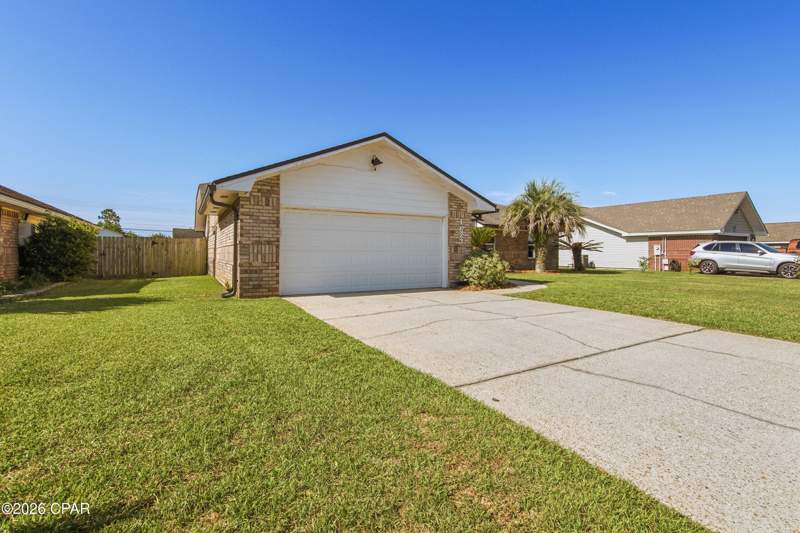 4 bedroom SingleFamilyResidence at 1623 Santa Anita Drive, Derby Woods 2nd Add, Lynn Haven — photo 5