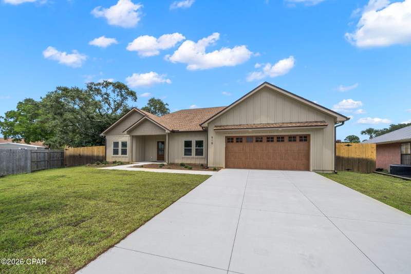 4 bedroom SingleFamilyResidence at 918 Laurel Oak Lane, North Lagoon Oaks 5th, Panama City — photo 1