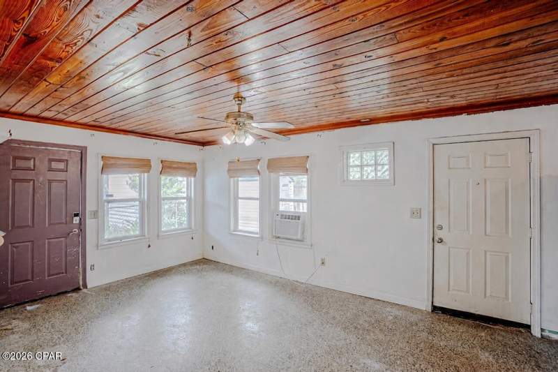 2 bedroom SingleFamilyResidence at 117 Christmas Tree Lane, Laguna Beach Estates 5th Add, Panama City Beach — photo 3