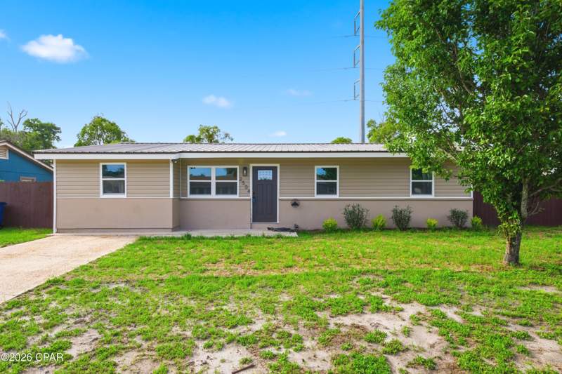 3 bedroom SingleFamilyResidence at 2504 W 21st Street, Hentz 1st Add Unit B, Panama City — photo 2