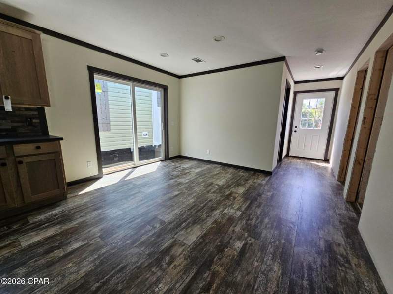 4 bedroom ManufacturedHome at 570 Apalachicola Avenue, Compass Lake Hills Unit 4, Alford — photo 3