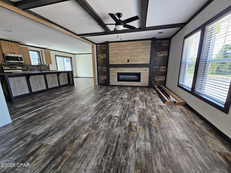 4 bedroom ManufacturedHome at 570 Apalachicola Avenue, Compass Lake Hills Unit 4, Alford — photo 5