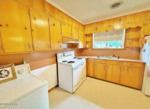 711 N Oklahoma Street, Bonifay FL - photo 15 of 32