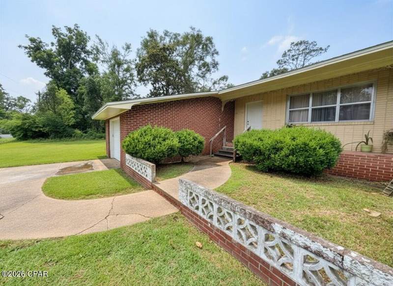 3 bedroom SingleFamilyResidence at 711 N Oklahoma Street, Bonifay, Bonifay — photo 5