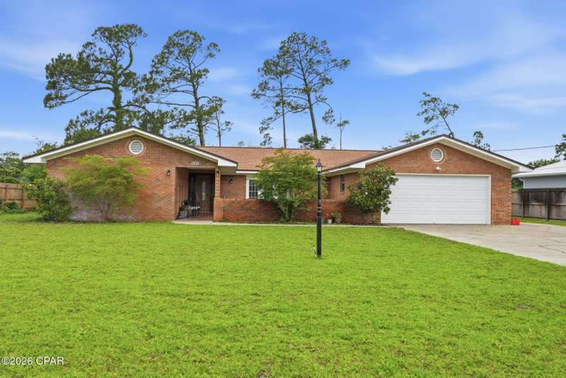 3 bedroom SingleFamilyResidence at 1021 Buena Vista Boulevard, Bayside, Panama City — photo 1