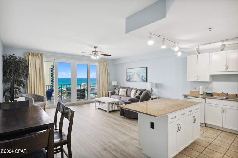 1 bedroom Condominium at 9860 S Thomas Drive 519, Laketown Wharf, Panama City — photo 2