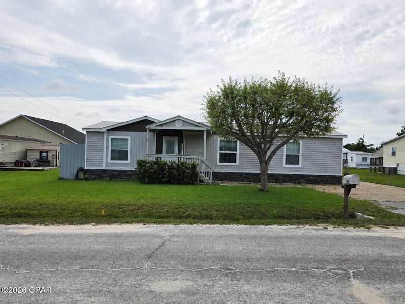 3 bedroom ManufacturedHome at 115 N Larry Drive, Parkway Manor, Panama City — photo 1