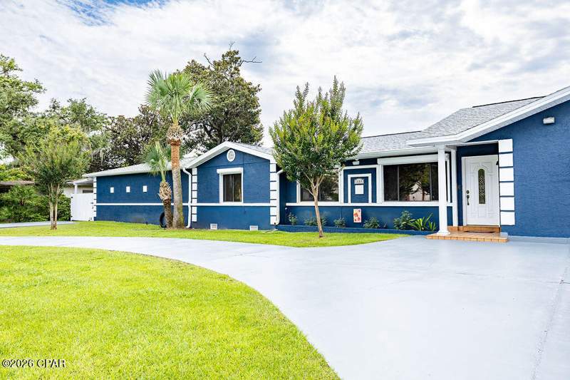 4 bedroom SingleFamilyResidence at 1605 Louise Avenue, Bayview, Panama City — photo 3