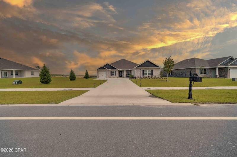 4 bedroom SingleFamilyResidence at 207 Lake Merial Boulevard, Lake Merial, Panama City — photo 4