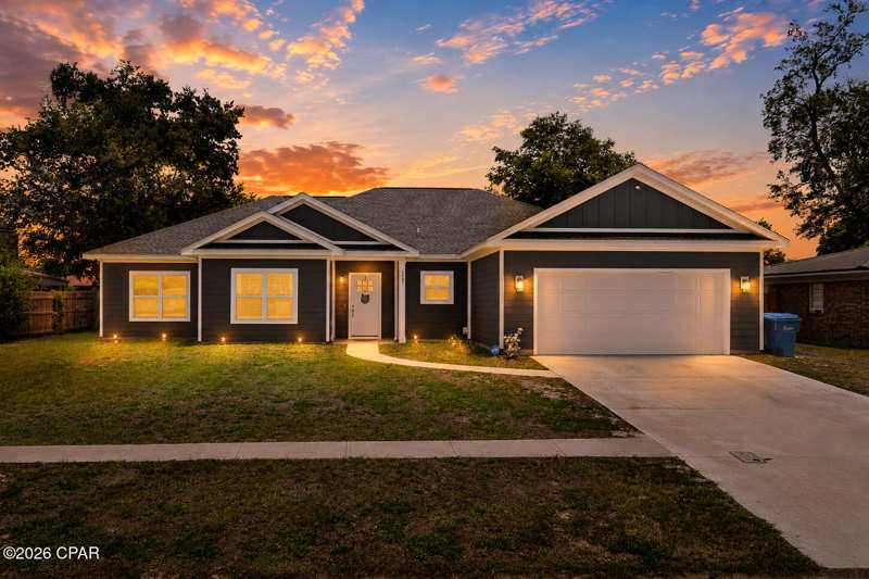 4 bedroom SingleFamilyResidence at 137 H L Sudduth Drive, Lannie Rowe Lake Estates U-10, Panama City — photo 1