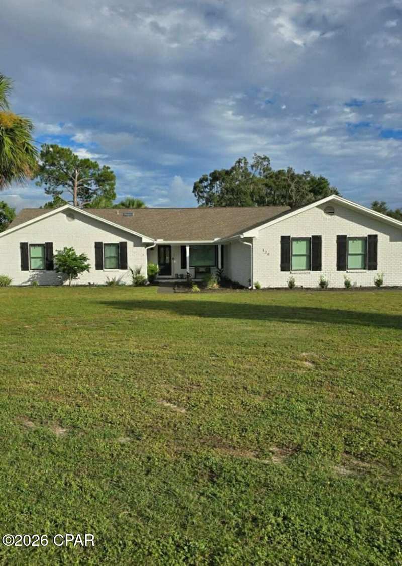 5 bedroom SingleFamilyResidence at 126 Queens Circle, Kings Point 1st Add, Panama City — photo 1