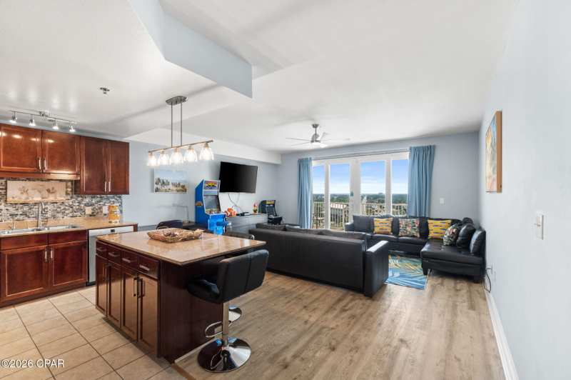 1 bedroom Condominium at 9902 S Thomas Drive 1635, Laketown Wharf Phase II, Panama City — photo 1