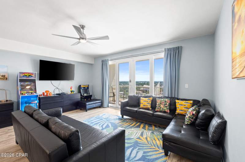 1 bedroom Condominium at 9902 S Thomas Drive 1635, Laketown Wharf Phase II, Panama City — photo 3