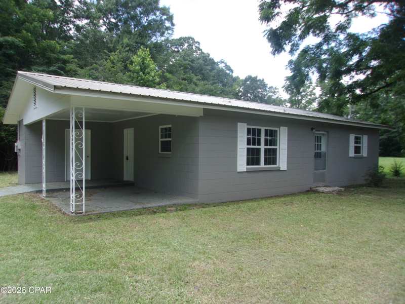 3 bedroom SingleFamilyResidence at 5437 Pearl Street, Graceville, Graceville — photo 1