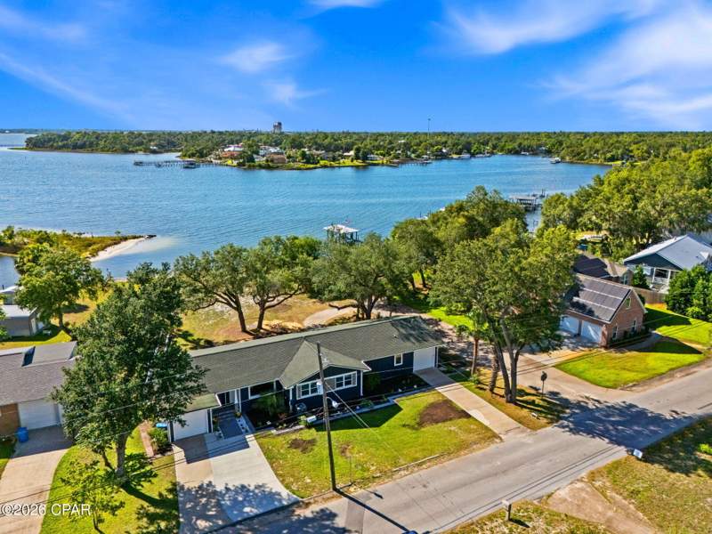 4 bedroom SingleFamilyResidence at 1440 Dover Road, Donalson Point, Panama City — photo 2