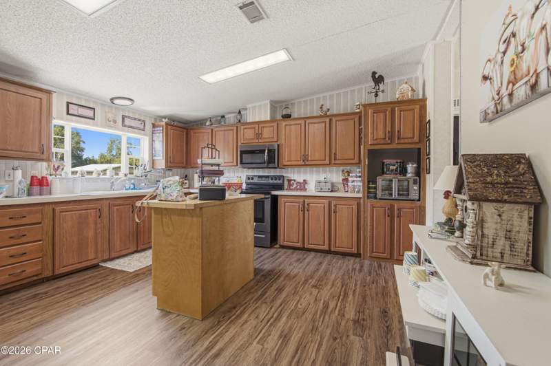 3 bedroom ManufacturedHome at 2429 Game Farm Road, Highland City, Panama City — photo 3