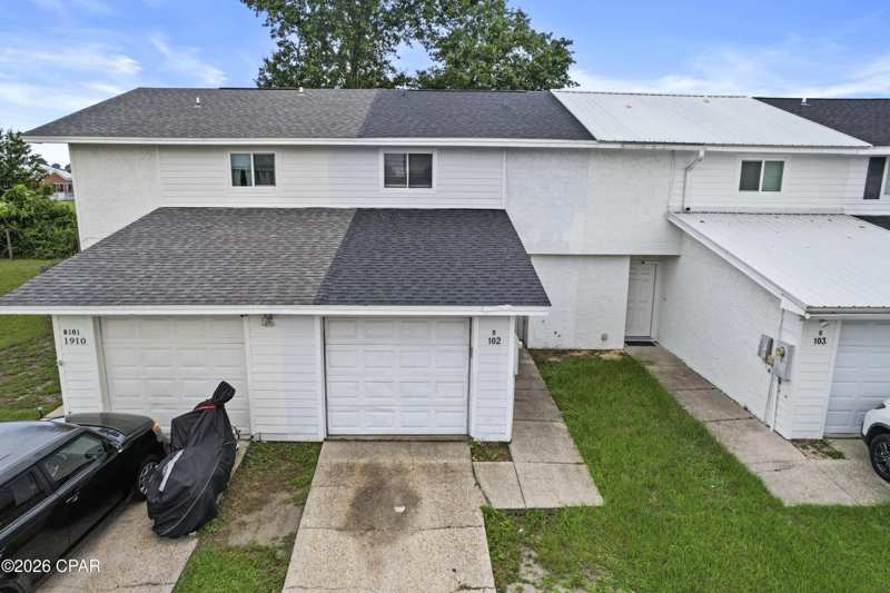 3 bedroom Attached at 102 Pattho Lane B, Gulf Coast Vill U-1 Re, Lynn Haven — photo 1