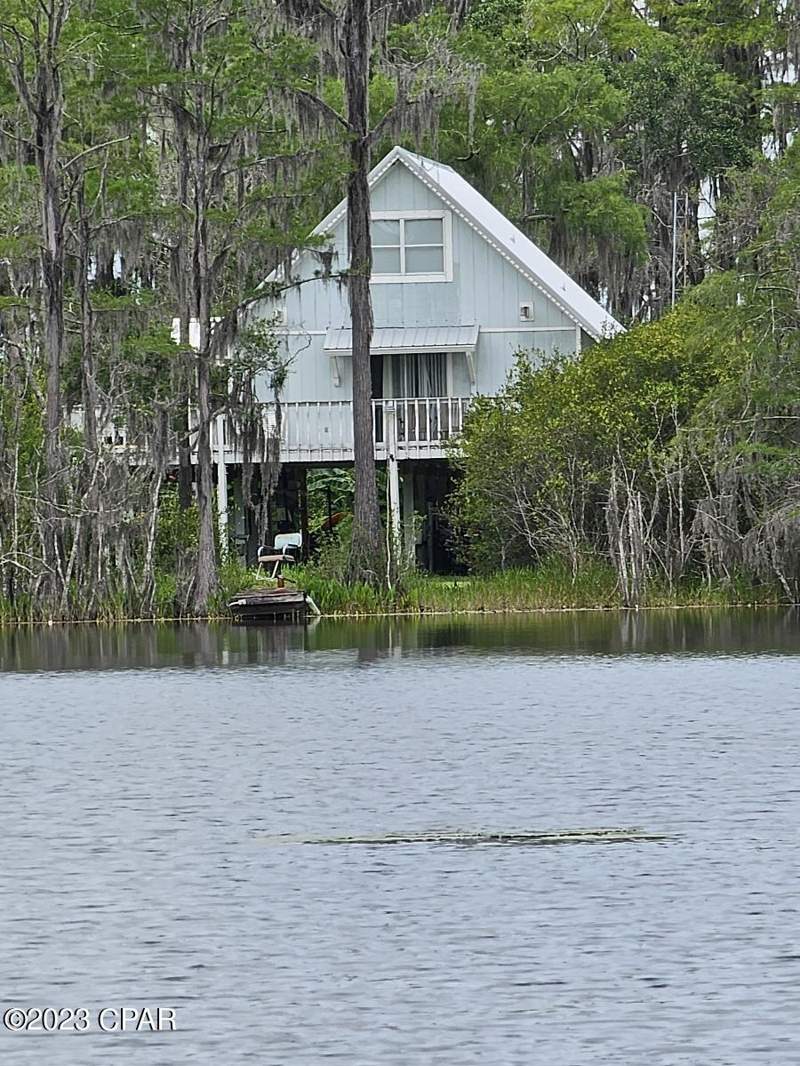 3 bedroom SingleFamilyResidence at 3047 Everest Drive, Paradise Lakes, Chipley — photo 2