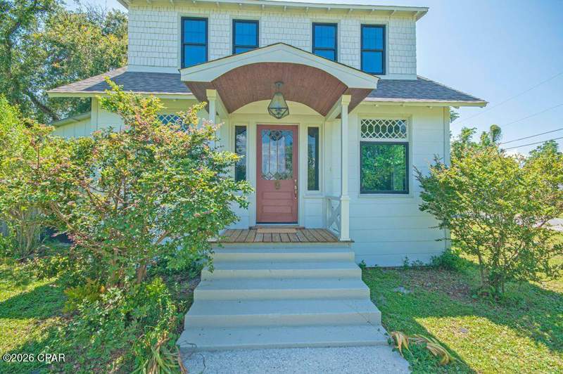 3 bedroom SingleFamilyResidence at 204 New York Avenue, Lynn Haven, Lynn Haven — photo 2