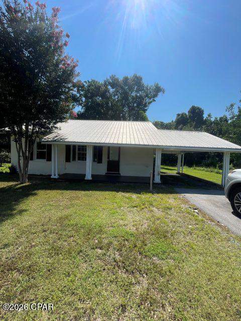 2 bedroom SingleFamilyResidence at 16875 NW Maple Street, Halley's Subdivision, Blountstown — photo 2