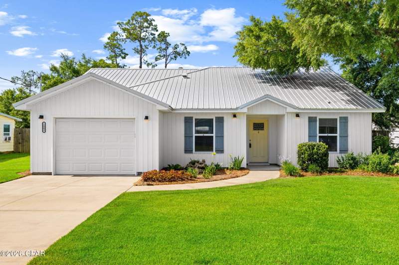 3 bedroom SingleFamilyResidence at 1003 W 12th Court, Caroline Add Unit 1 Amend, Panama City — photo 2