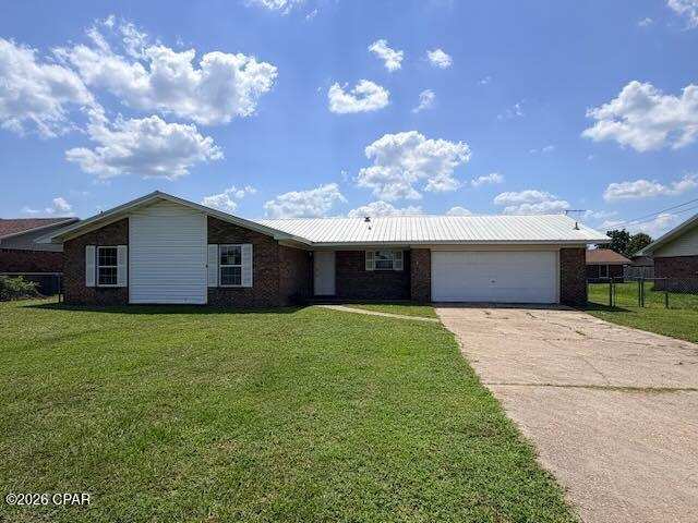 3 bedroom SingleFamilyResidence at 211 N Berthe Avenue, Hannover Estates, Panama City — photo 1
