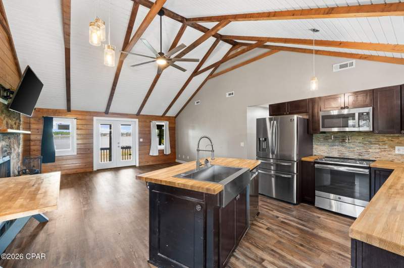 4 bedroom SingleFamilyResidence at 3620 Seminole Lane, Silver Lake, Marianna — photo 5