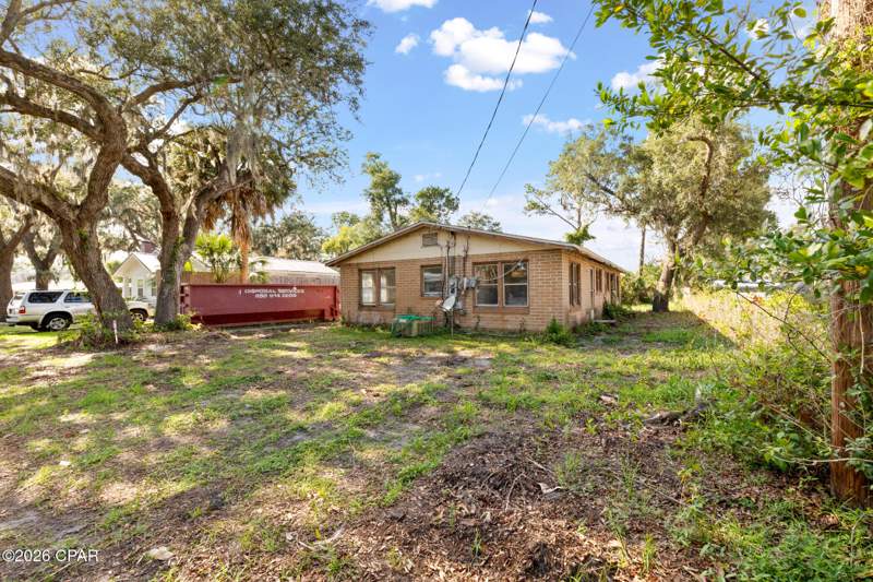 3 bedroom SingleFamilyResidence at 4002 W 17th Street, Bayview Add, Panama City — photo 3