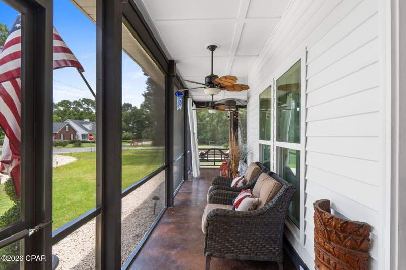 3 bedroom SingleFamilyResidence at 242 15th Street, Apalachicola, Apalachicola — photo 4
