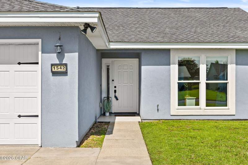 3 bedroom SingleFamilyResidence at 1542 Blue Grass Lane, Derby Woods 2nd Add, Lynn Haven — photo 4