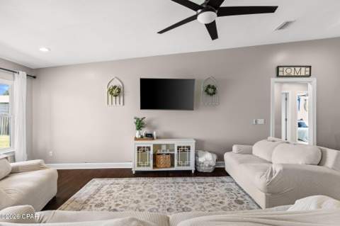 1542 Blue Grass Lane, Lynn Haven FL - photo 7 of 40