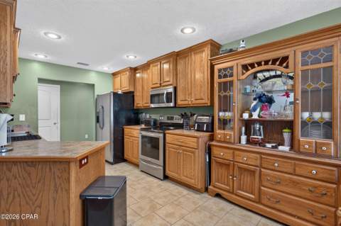 4122 Highland Avenue, Chipley FL - photo 11 of 45