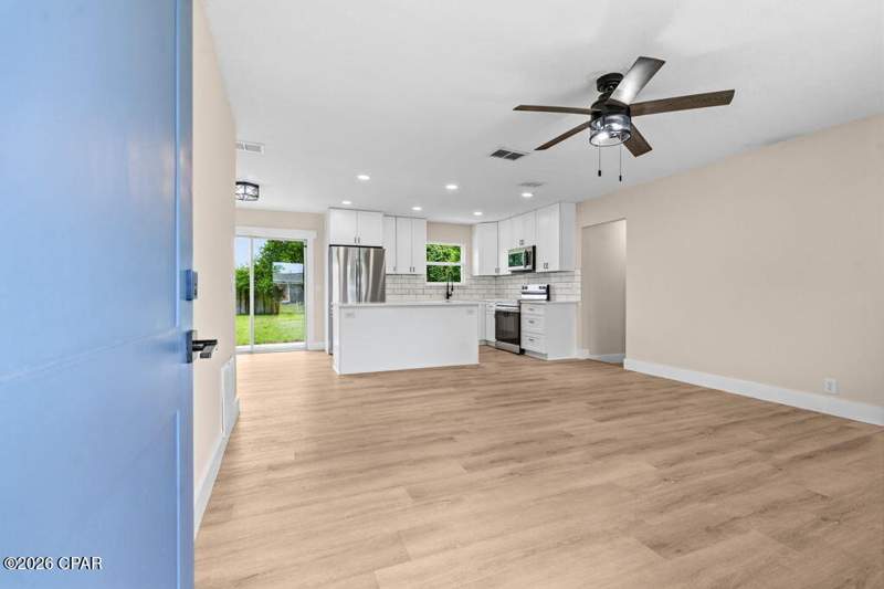4 bedroom SingleFamilyResidence at 112 S Charlene Drive, Lannie Rowe Lake Estates U-7, Panama City — photo 5