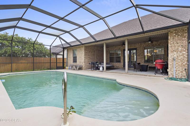 5 bedroom SingleFamilyResidence at 611 Shady Oaks Lane, College Oaks, Lynn Haven — photo 2