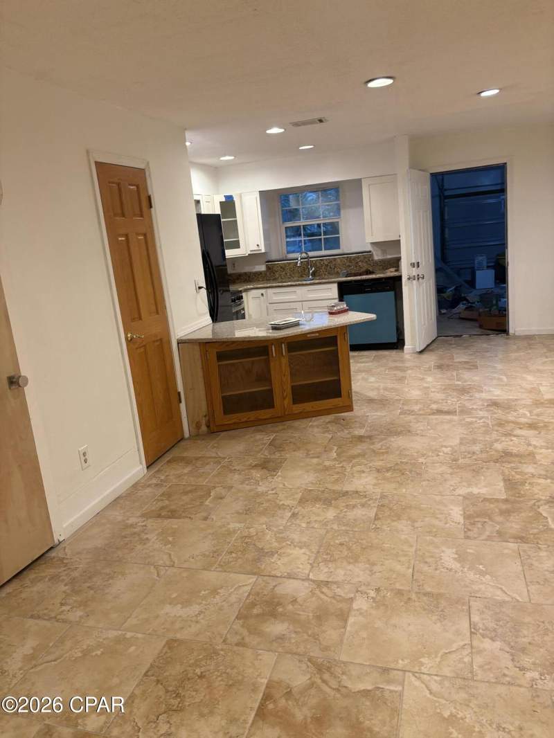 3 bedroom Attached at 318 Sukoshi Drive, Bayou Estates, Panama City — photo 4