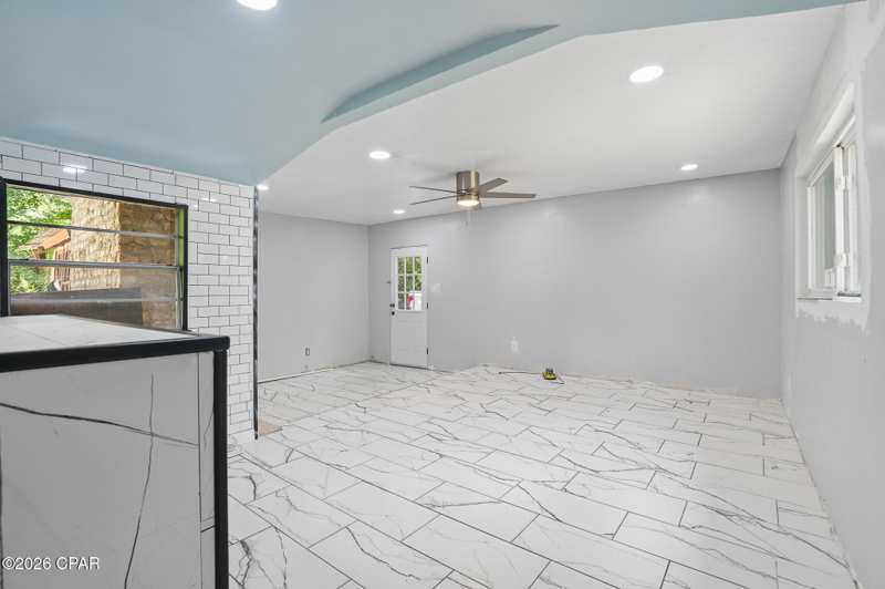 3 bedroom SingleFamilyResidence at 529 N 5th Street, Hagerman Addition, Chipley — photo 1