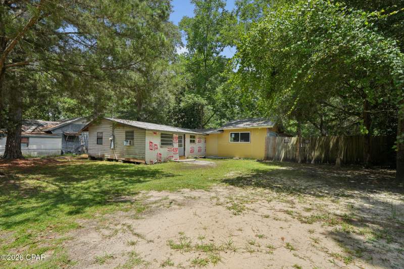 3 bedroom SingleFamilyResidence at 529 N 5th Street, Hagerman Addition, Chipley — photo 2