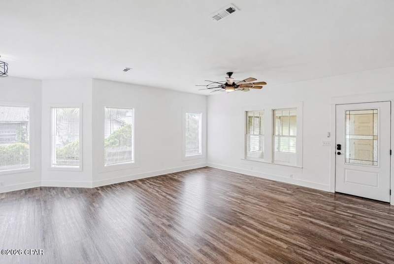 3 bedroom SingleFamilyResidence at 315 Springfield Avenue, Springfield, Panama City — photo 5