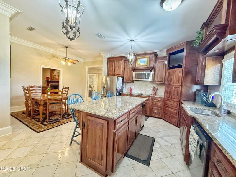 4 bedroom SingleFamilyResidence at 4528 Red Oak, North Oaks, Marianna — photo 2