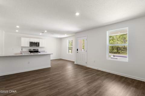 4138 Flint Avenue, Chipley FL - photo 7 of 29