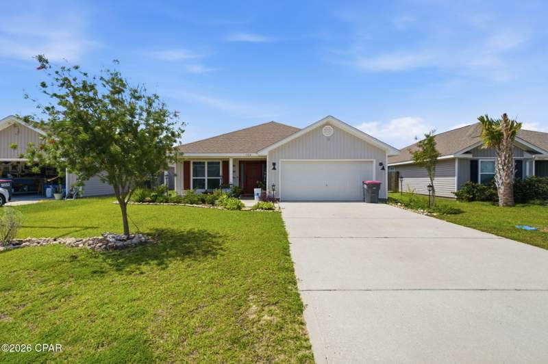 3 bedroom SingleFamilyResidence at 7124 Hatteras Boulevard, Barrett's Park, Panama City — photo 1