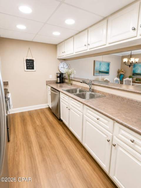 8815 Thomas Drive 704, Panama City Beach FL - photo 9 of 17